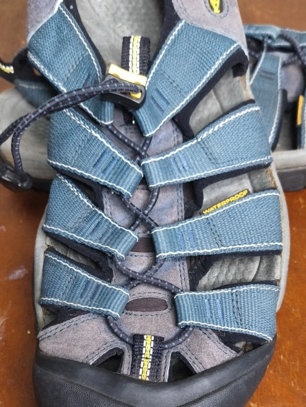Keen Men's Size 11 Navy Blue and Gray Closed-Toe Sandals Anti Oder Waterproof AW